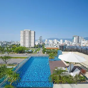 https://m92-boutique-da-nang-beach-hotel.hotelsofhoian.com